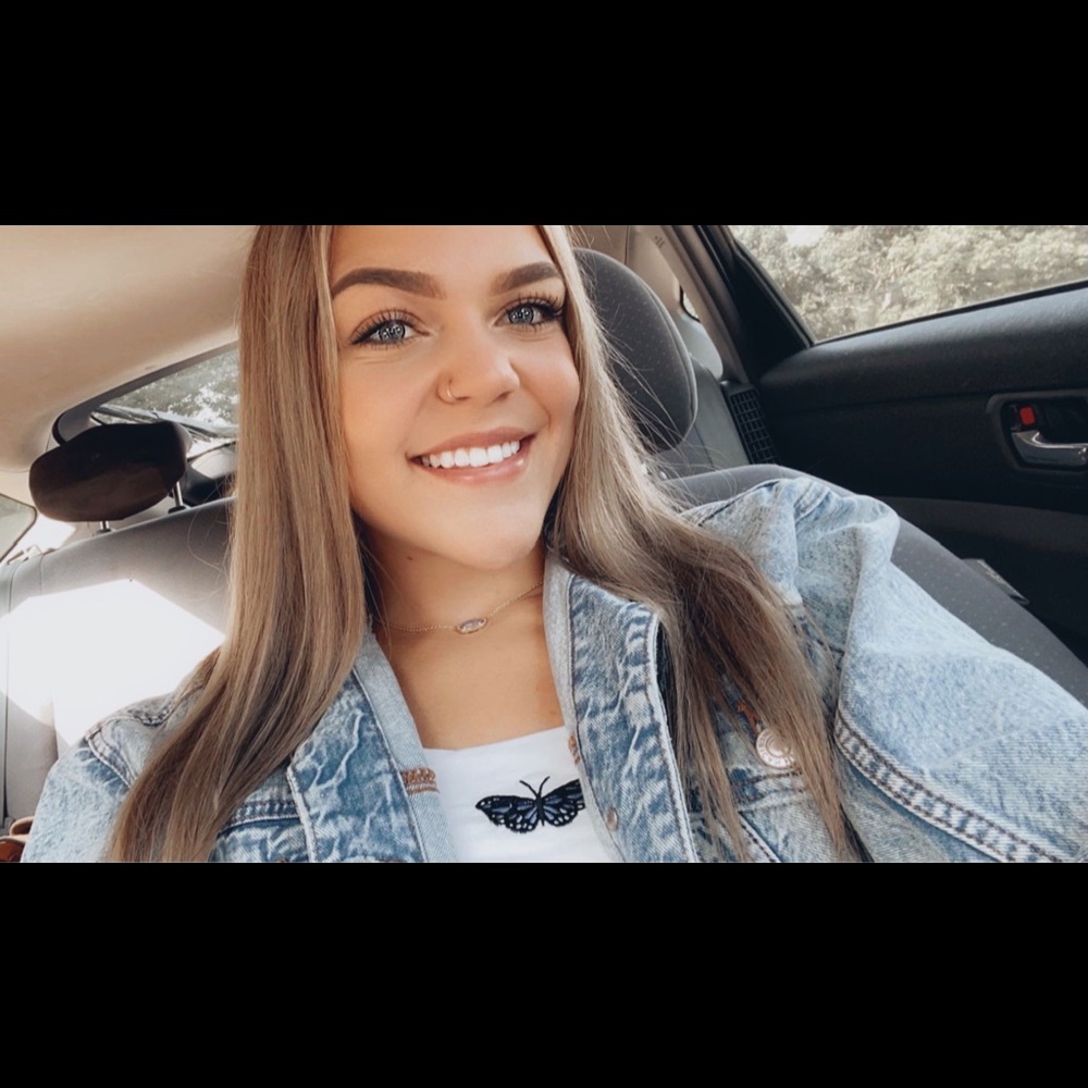 Meet your Posher, Abigail